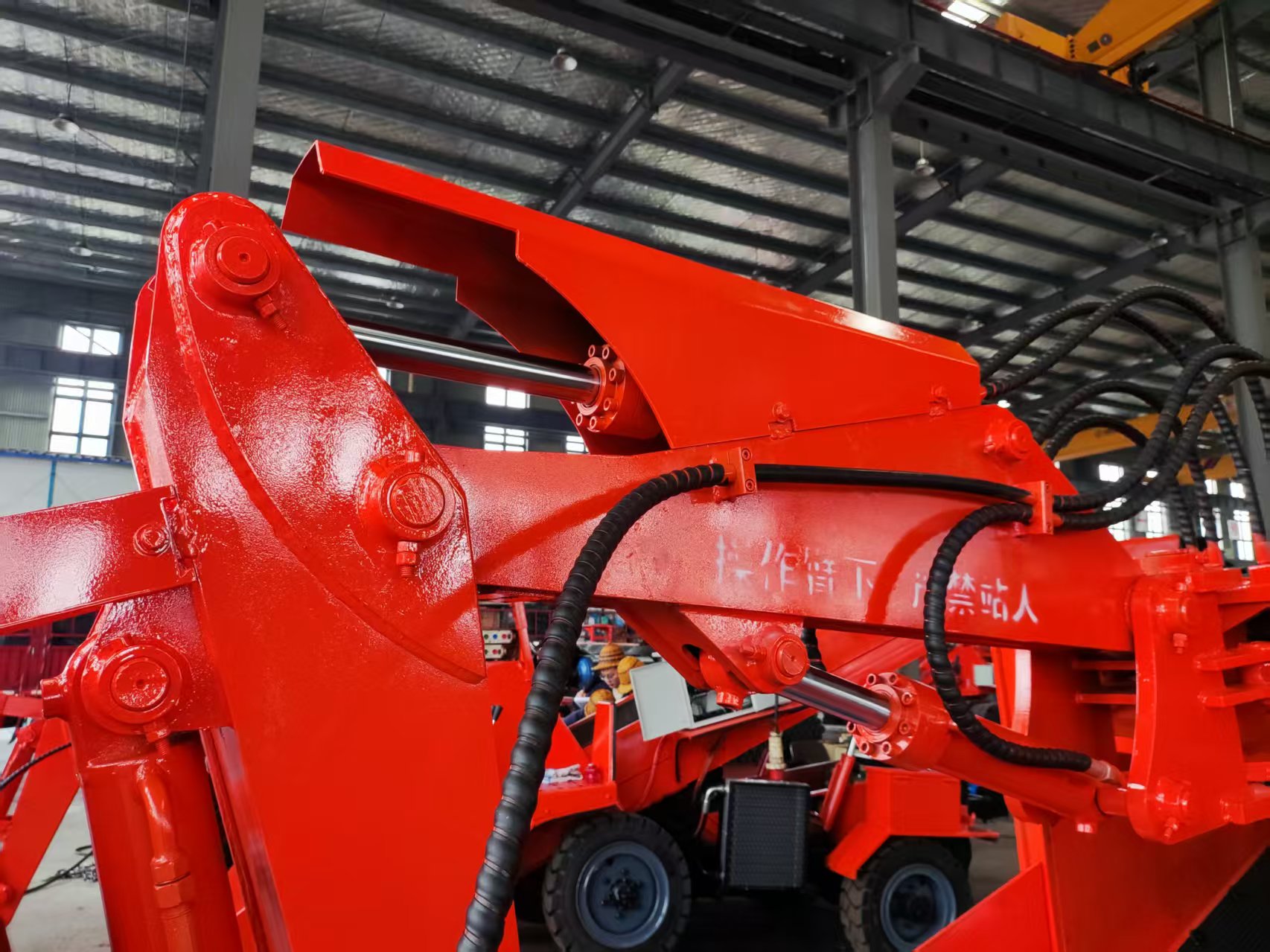 永力通隧道扒渣機，適應1.8米以上各種巷道斷面