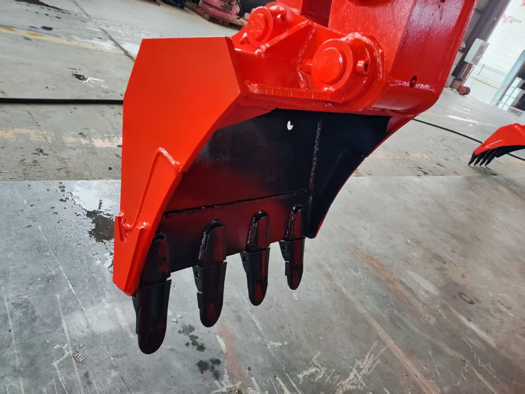 永力通履帶式扒渣機，爬坡過坎不費力